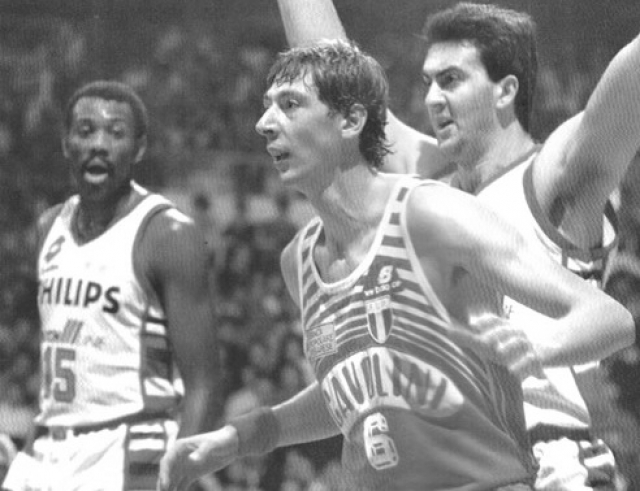 Marco Baldi in difesa su Magnifico nel campionato 1988/89