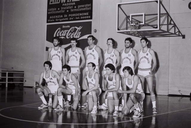 Masini in serie B con la squadra della Postal Mobili nel 1976. Formazione notevole dove militavano Melilla, Crisafulli, etc.., allenati da Pellanera.