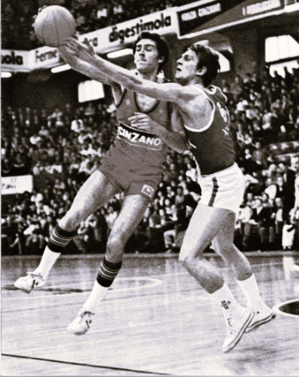 Foto del duello 'Bianchi vs Papetti' esposta alla rassegna fotografica del convegno 'Il QT8 che cambia' dell'ottobre 2024 (foto archivio MDB)