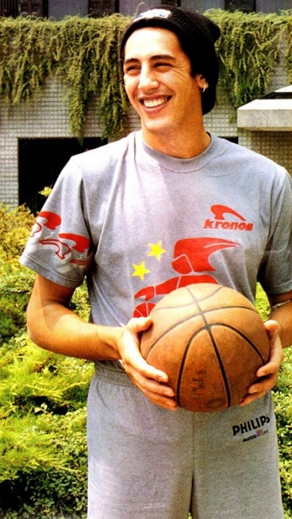 Hogo Sconochini in maglia Olimpia